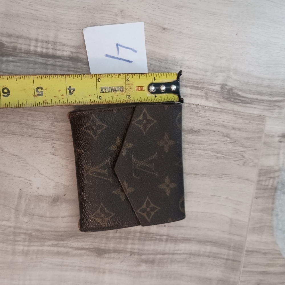 Louis Vuitton Monogram Elise Compact Wallet - Picture 10 of 10
